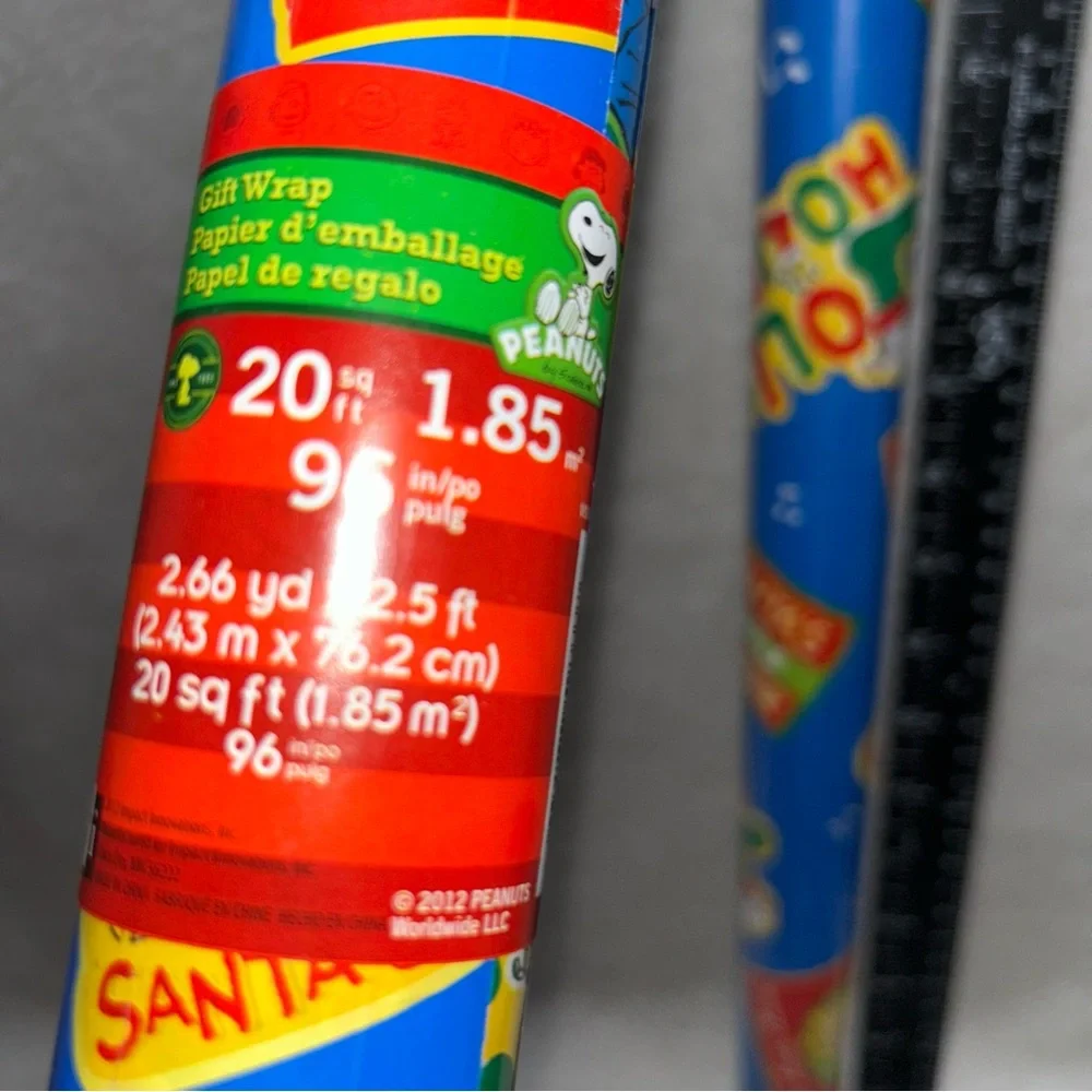 Peanuts 2012 Christmas Gift Wrap 20 sq ft 2 rolls Snoopy Charlie Sally Brown